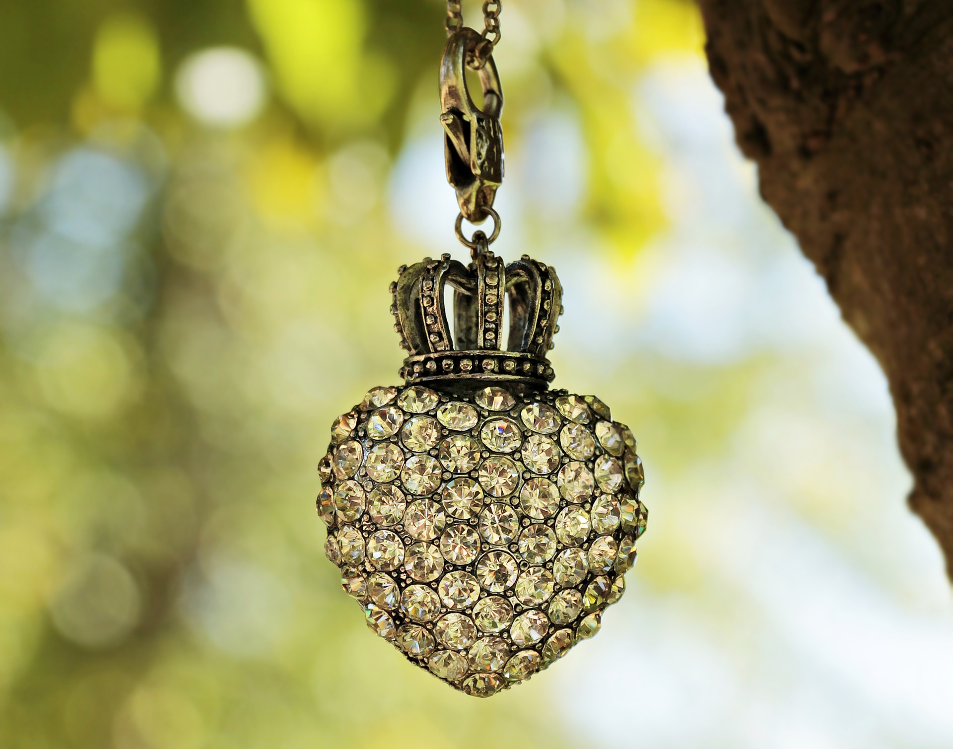 61dd74c6a673e-pendant-gb702f7e02_1920.jpg